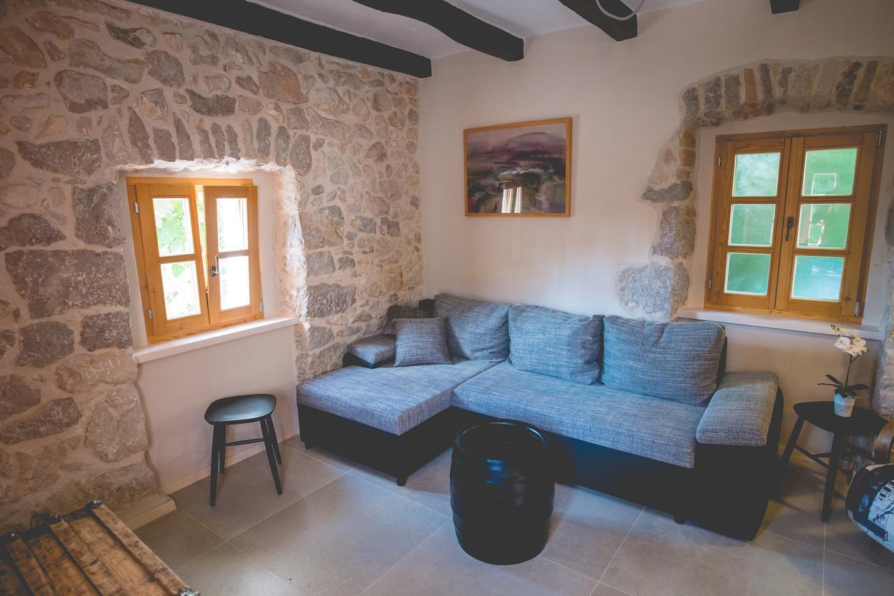 Holiday Home Jela Dobrinj Esterno foto
